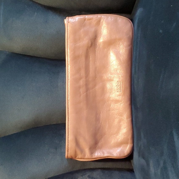 HOBO Clutch - Picture 2 of 8